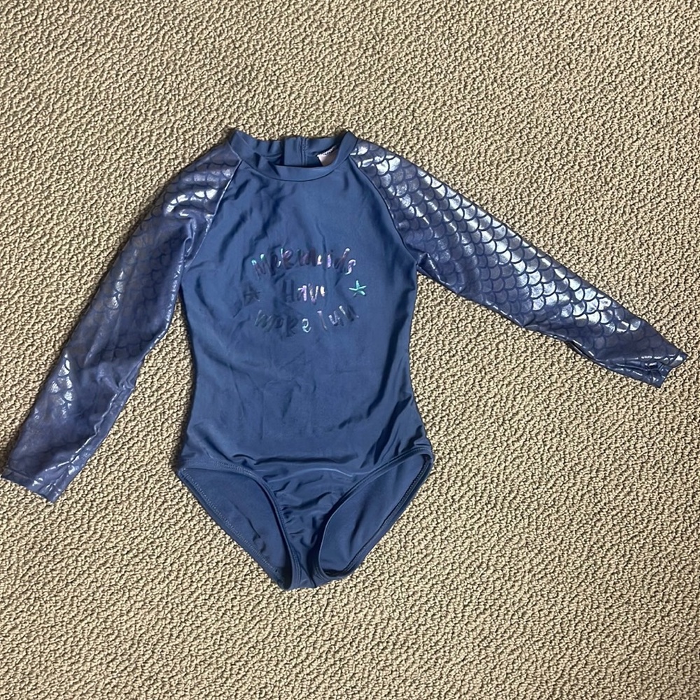 More than magic one piece size XS (4/5) swimsuit. Used but good condition!